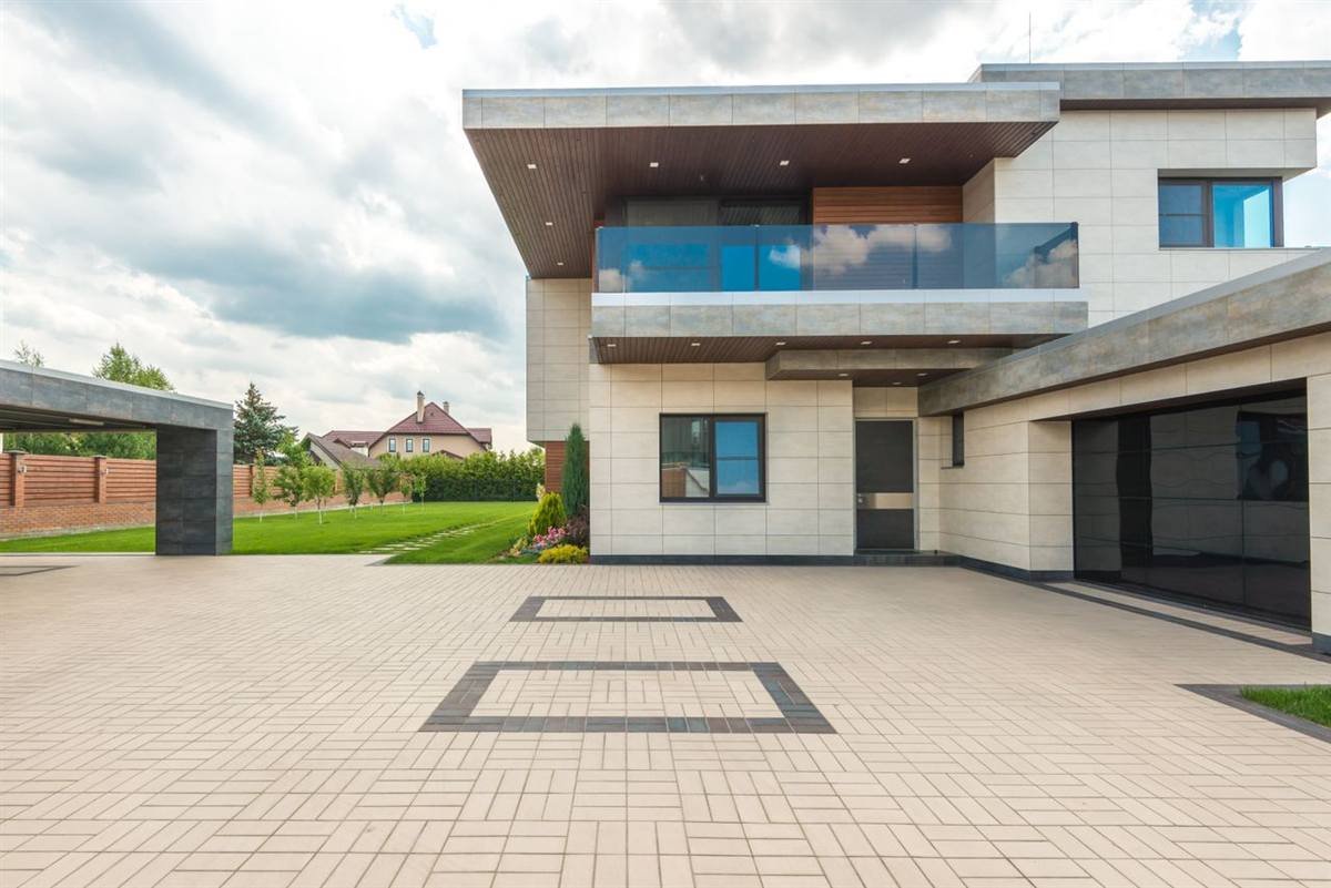 Contemporary Courtyard House – House for sale in Riverside Close, Central